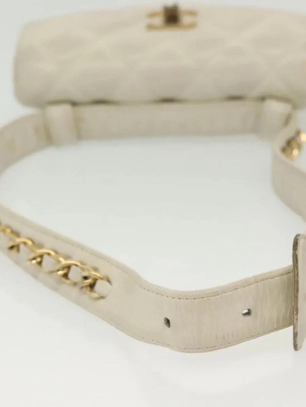 CHANEL Matelasse Chain Waist bag Lamb Skin White Gold CC Auth BA5530